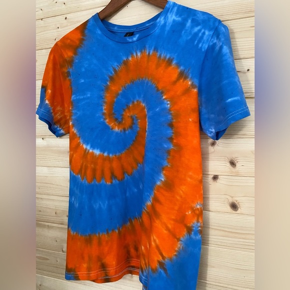 NEW Unisex Small GILDAN Soft Style Blue Orange Spiral Ballfield Tie Dye Team - Picture 2 of 10